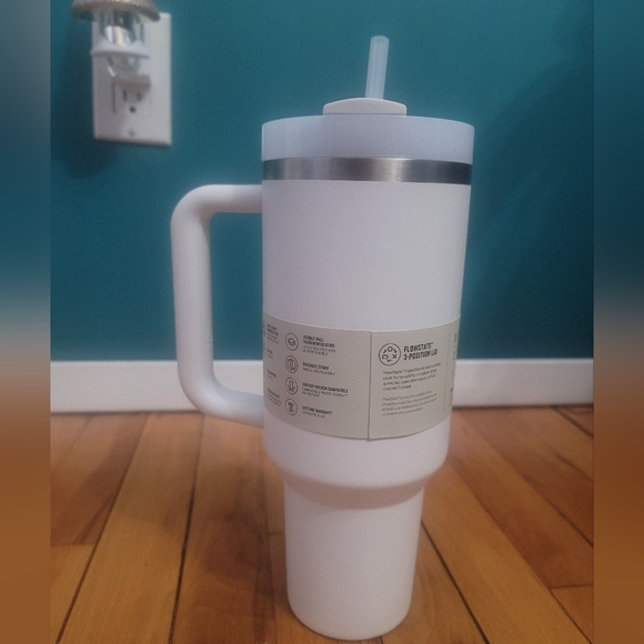 40 oz Stanley Frost White - Picture 2 of 3